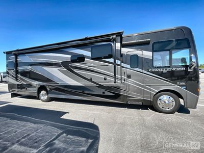 2023 Thor Motor Coach Challenger - Photo 4