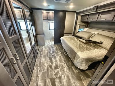 2023 Thor Motor Coach Challenger - Photo 14