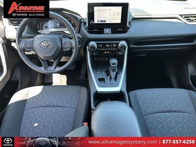 2024 Toyota RAV4 - Photo 17