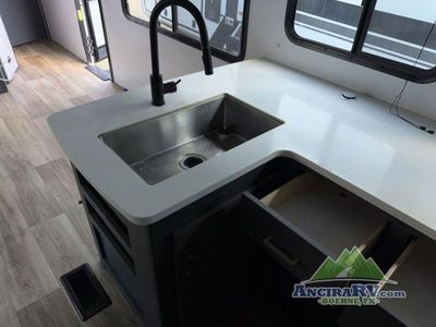 2022 Keystone RV Premier Ultra Lite - Photo 11