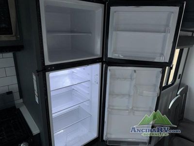 2022 Keystone RV Premier Ultra Lite - Photo 12