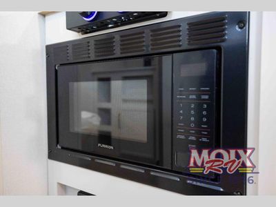 2026 Grand Design Transcend One - Photo 27