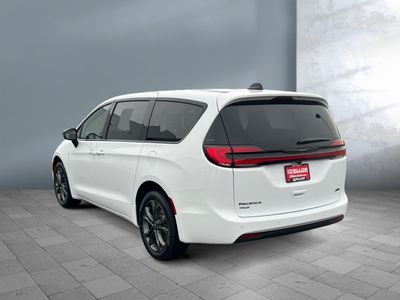 2026 Chrysler Pacifica — side profile view