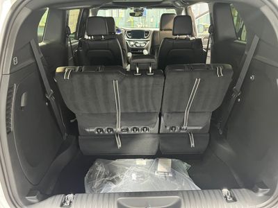 2026 Chrysler Pacifica — photo 11 view