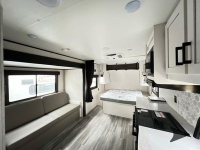 2024 Wayfinder RV Go Play - Photo 8