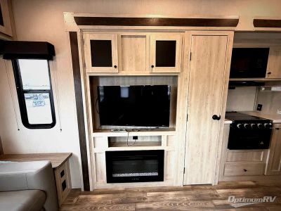 2023 Forest River Cardinal Red — photo 8 view