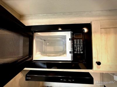 2023 Forest River Cardinal Red — photo 9 view