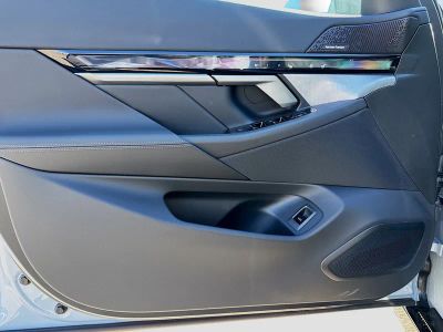 2026 BMW i5 — photo 22 view