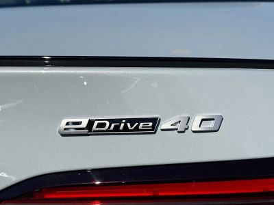 2026 BMW i5 — photo 11 view