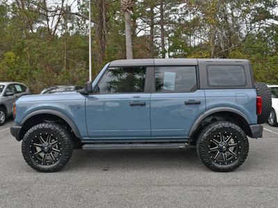 2022 Ford Bronco - Photo 2