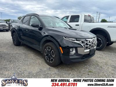 2022 Hyundai Santa Cruz SEL in Black — front three-quarter view