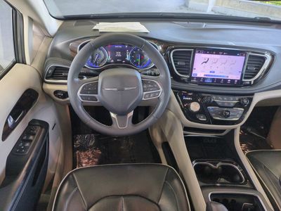 2022 Chrysler Pacifica - Photo 17