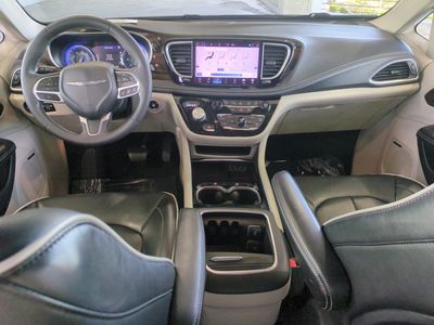 2022 Chrysler Pacifica - Photo 16