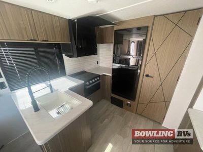 2026 Wildwood 27RK — photo 12 view