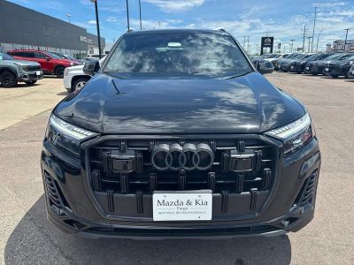 2025 Audi Q7 — side profile view