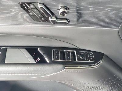 2024 Cadillac LYRIQ — photo 15 view