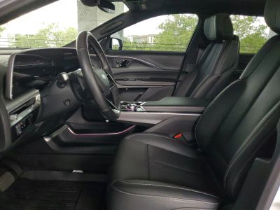 2024 Cadillac LYRIQ — photo 17 view