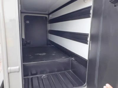 2027 Thor Motor Coach OMNI TRAIL — photo 18 view