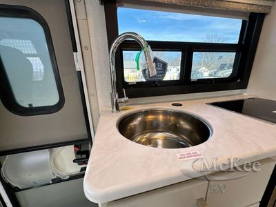 2026 Thor Motor Coach Vegas - Photo 10