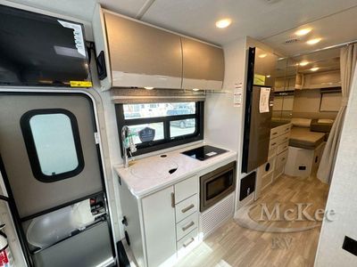2026 Thor Motor Coach Vegas - Photo 8