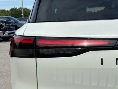 2023 INFINITI QX60 — photo 10 view