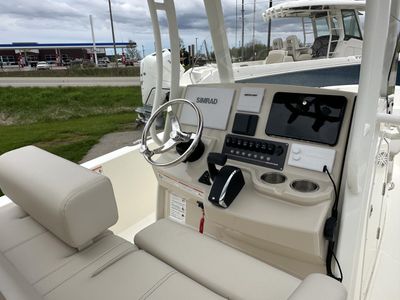 2025 Boston Whaler 250 DAUNTLESS - Photo 9