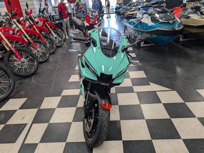 2026 Yamaha YZF-R3 - Photo 3
