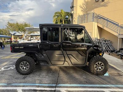 2023 Can-Am Defender MAX Lone Star Cab HD10 — interior view