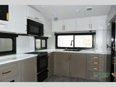 2026 Jayco Eagle HT — photo 16 view