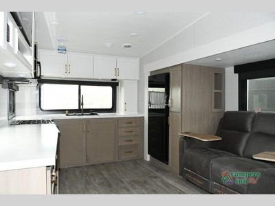 2026 Jayco Eagle HT — engine compartment view
