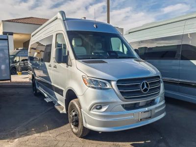 2026 Grech RV STRADA ION TOUR — front three-quarter view