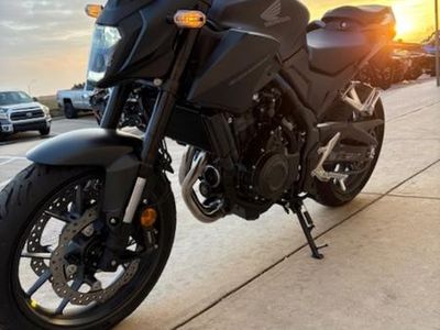 2025 Honda CB500F - Photo 2