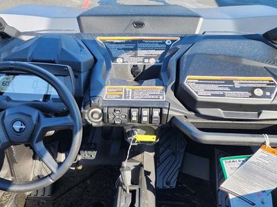 2025 Can-Am Commander XT-P 1000R - Photo 12