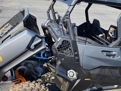 2025 Can-Am Commander XT-P 1000R - Photo 13