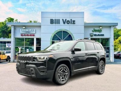 2026 Jeep Cherokee Limited in Diamond Black Crystal Pearl-Coat Exterior Paint — front three-quarter view