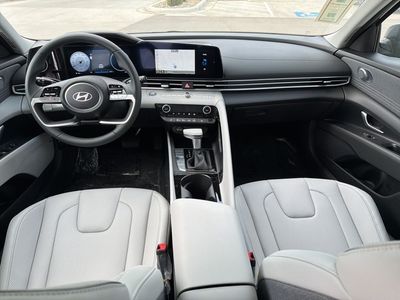 2026 Hyundai Elantra - Photo 14