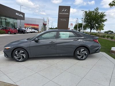 2026 Hyundai Elantra - Photo 2
