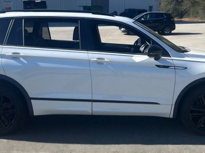2022 Volkswagen Tiguan - Photo 3