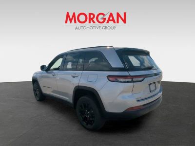 2026 Jeep Grand Cherokee — engine compartment view