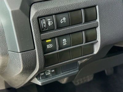 2025 Toyota Tacoma — photo 8 view