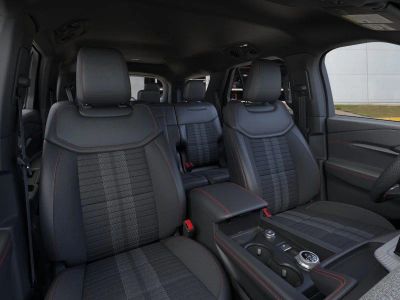 2026 Ford Explorer — photo 10 view