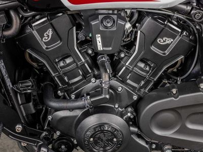2025 Indian Motorcycle 101 Scout Ghost White Metallic with Graphics - Photo 15