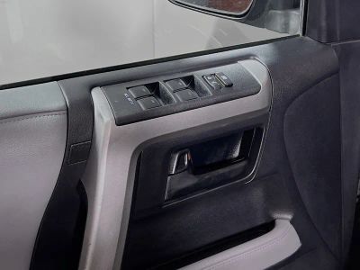 2011 Toyota 4Runner — photo 14 view