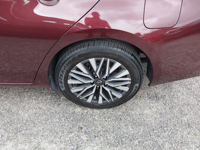 2024 Nissan Altima — photo 10 view
