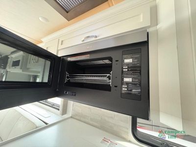 2025 Newmar Northern Star — photo 16 view