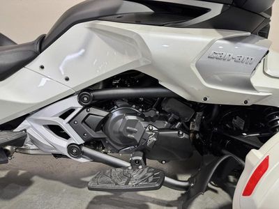 2026 Can-Am Spyder F3 Limited Platine — photo 11 view