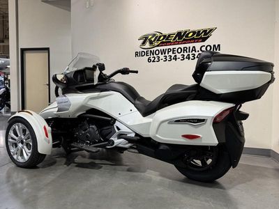 2026 Can-Am Spyder F3 Limited Platine — interior view