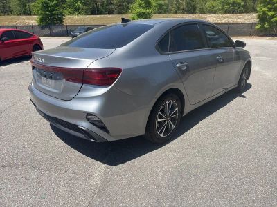 2023 Kia Forte - Photo 2
