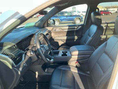 2026 GMC Acadia — photo 9 view