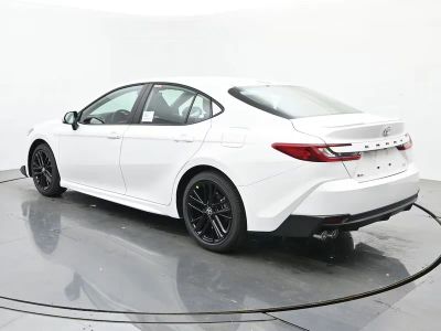 2026 Toyota Camry - Photo 3